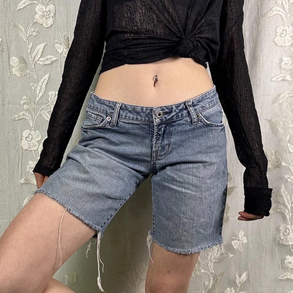 Vintage Y2K Guess low rise jorts